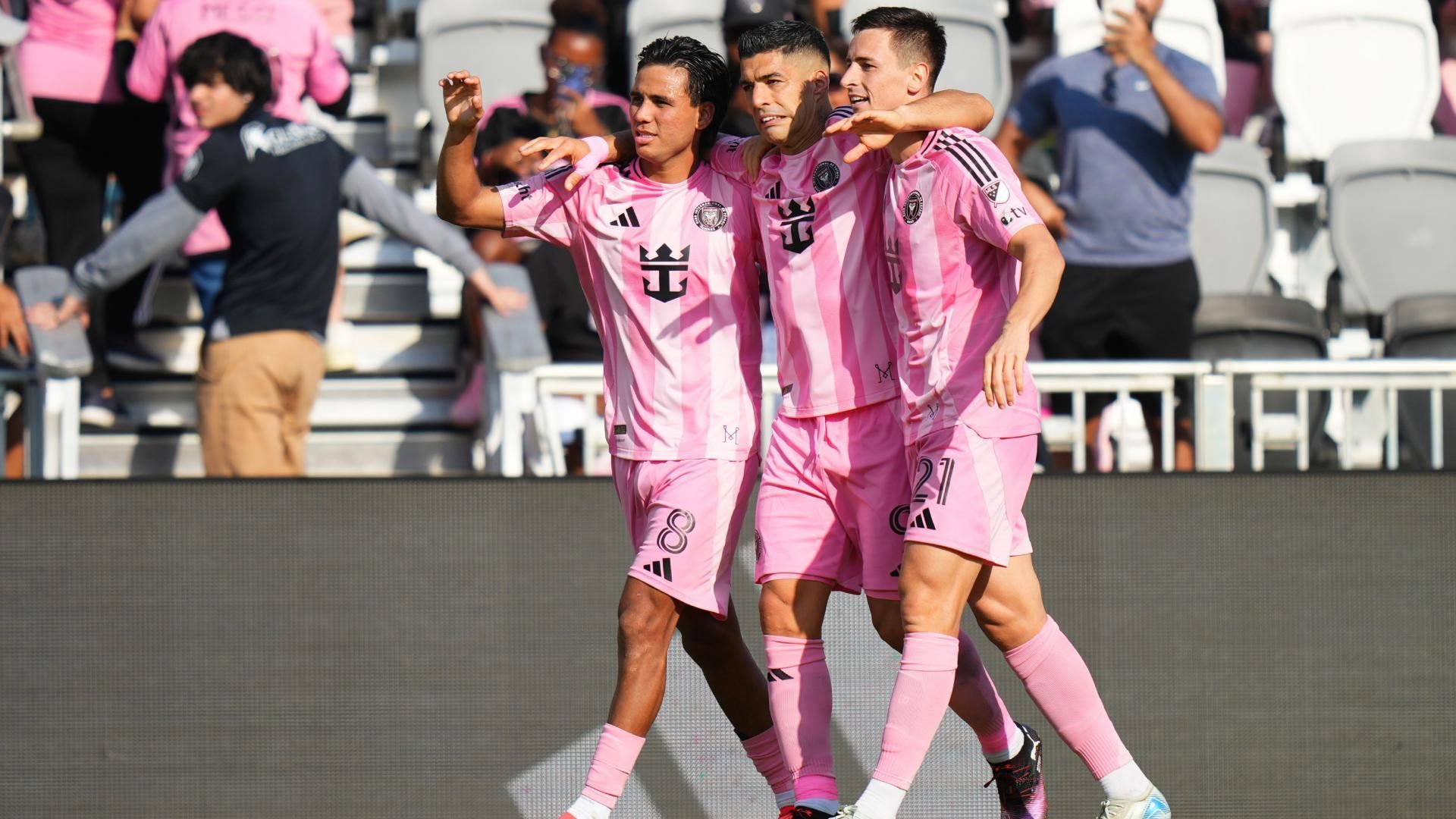 在奥斯卡·乌斯塔里进球后，莱昂内尔·梅西放弃了迈阿密国际的胜利