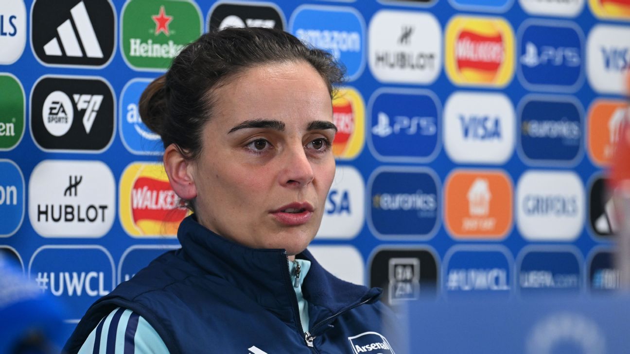 阿森纳的雷妮·斯莱格斯对球场的担忧：“在高尔夫球场上比在岩石上容易”