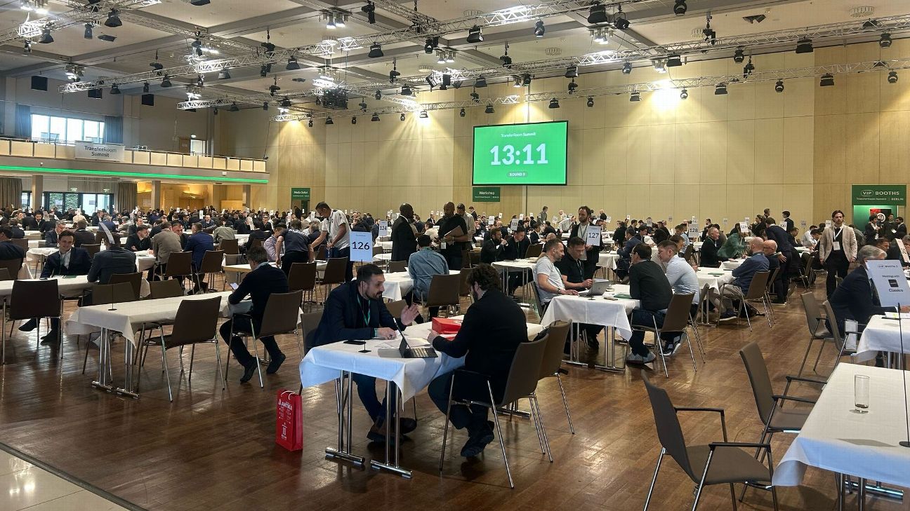 一个房间，300个俱乐部，80个机构，3500个会议：足球的秘密转移空间