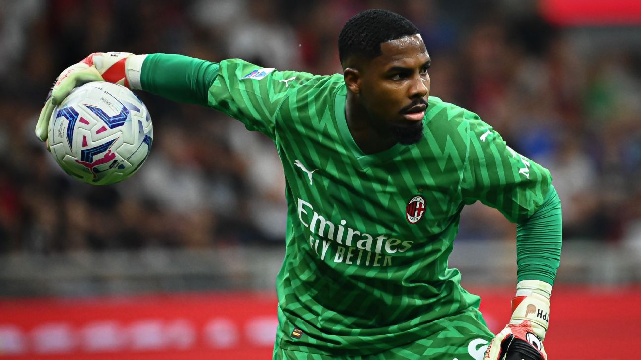 米兰的麦尼昂在可怕的受伤后恢复了训练