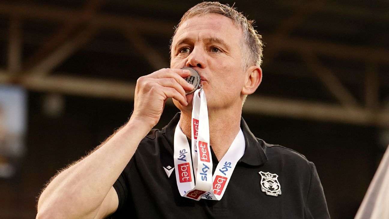 雷克瑟姆计划“没有超级明星”政策——帕金森