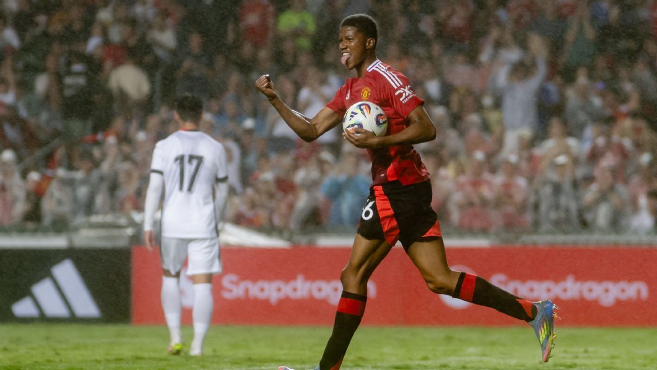 曼联在最后一场季后赛友谊赛中险胜香港