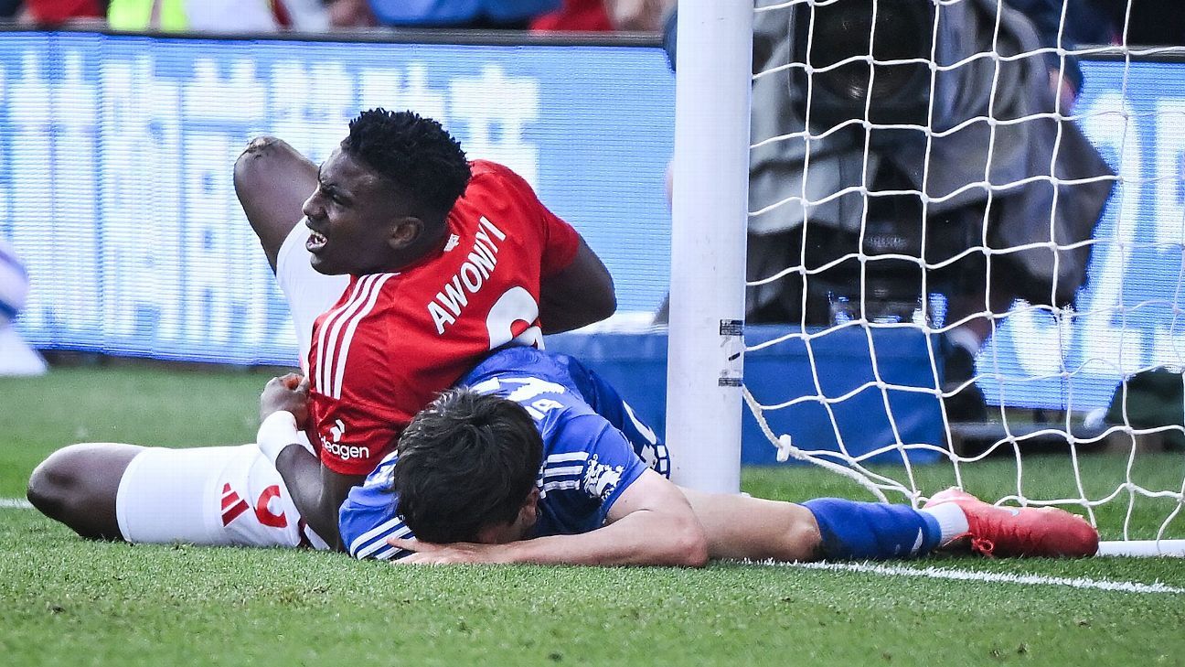 国际足联将在阿沃尼伊受伤后试用先进的越位技术