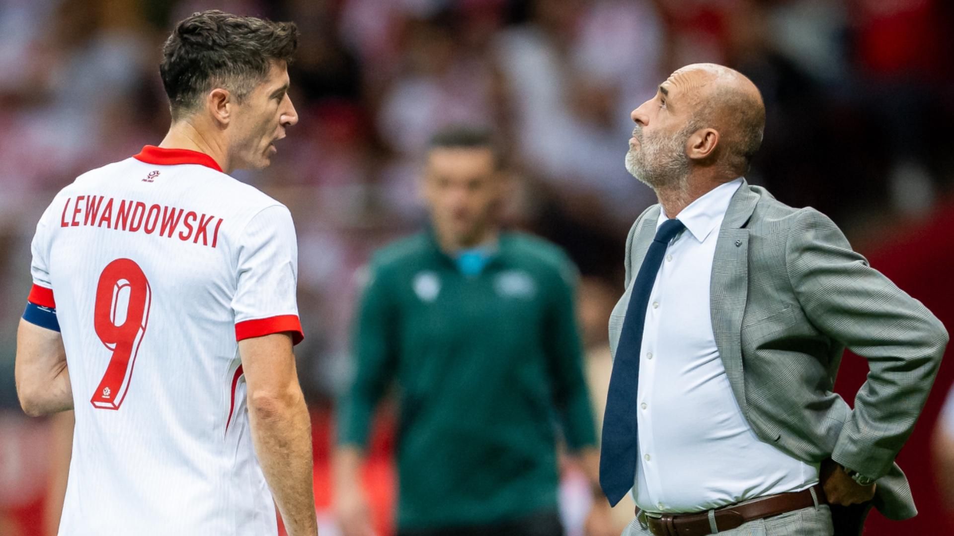 波兰主帅在莱万多夫斯基队长之争后辞职