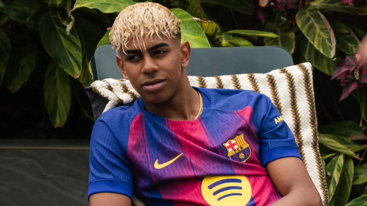 巴塞罗那公布了2025-26赛季重返诺坎普的主场球衣