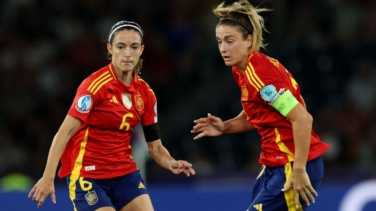 西班牙队终于把巴萨的中场球星们都集中在了一起