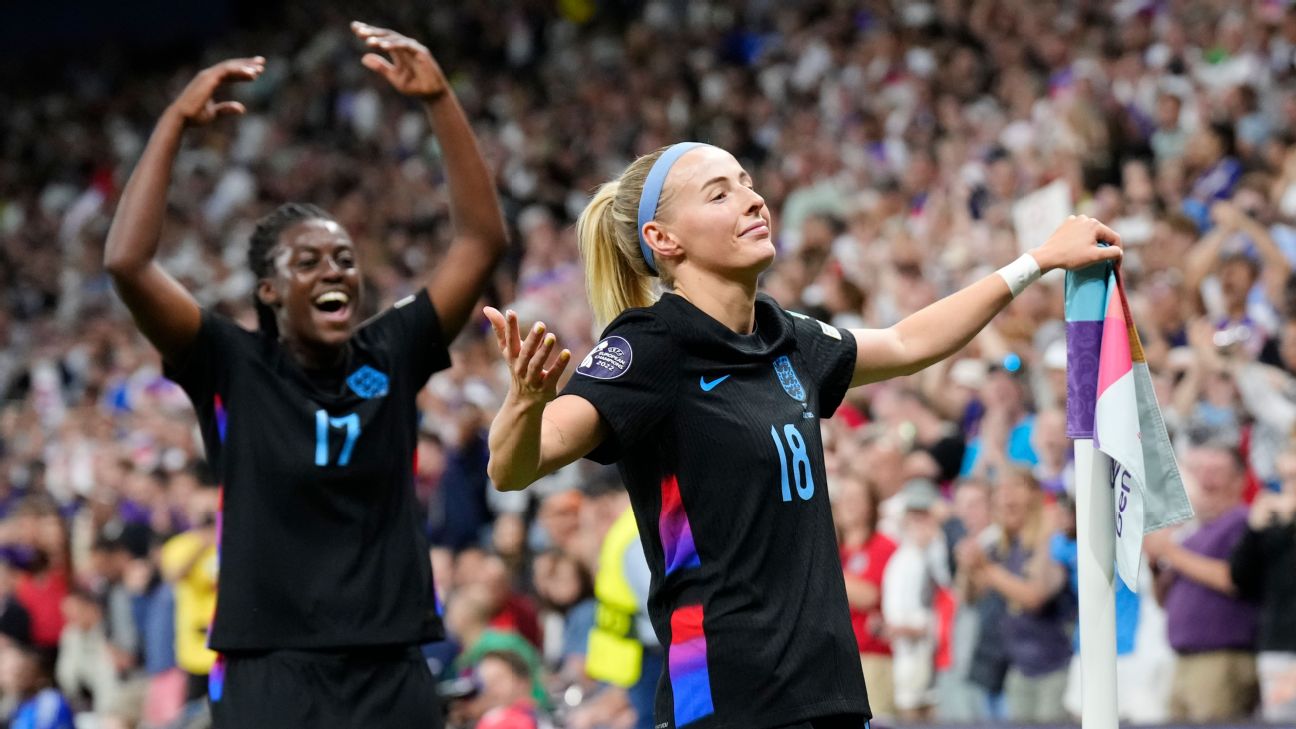 英格兰队的深夜秀让意大利队大吃一惊，超级潜艇锁定了决赛席位