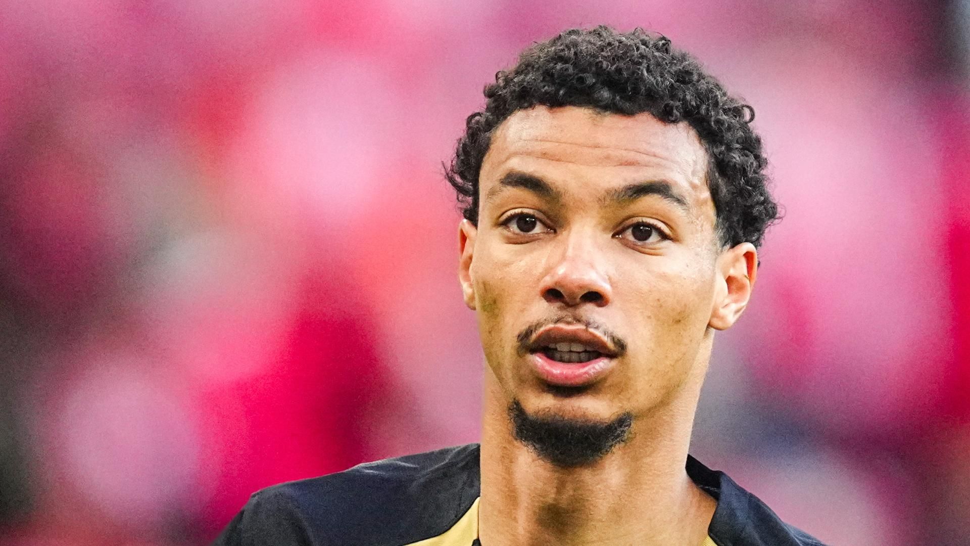 利物浦击败对手完成雨果·埃基蒂克的转会