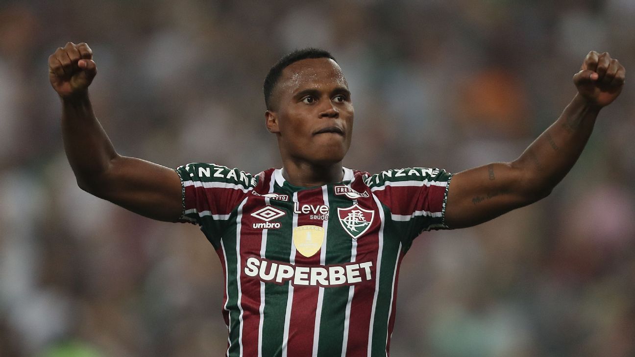 狼队转会：约翰·阿里亚斯从弗鲁米嫩塞加盟