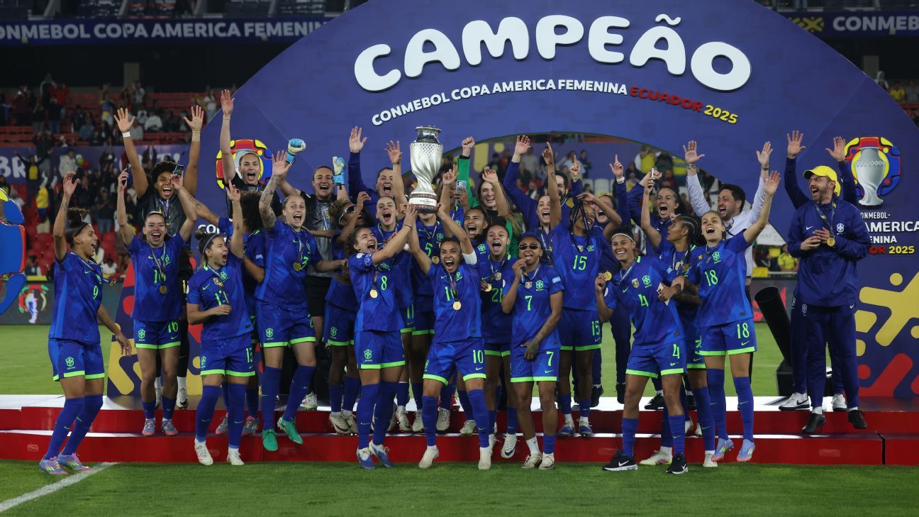 玛尔塔帮助巴西在与哥伦比亚的美洲杯比赛中惊险取胜