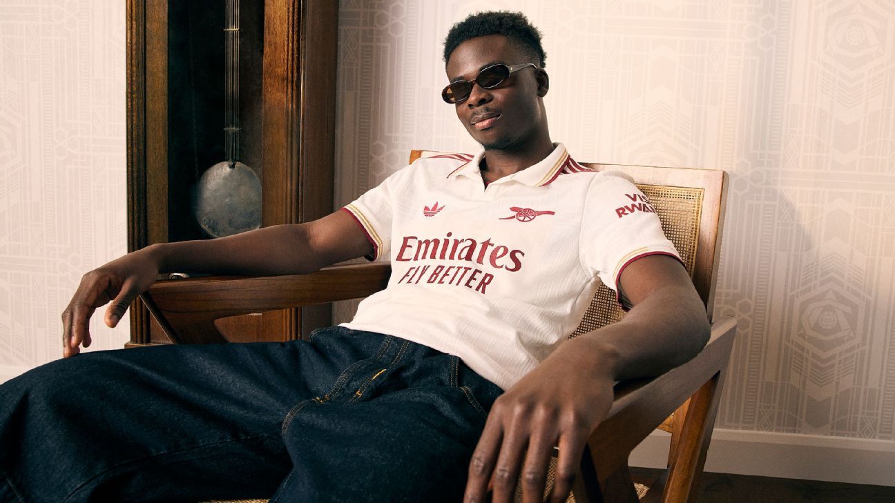 阿森纳以全新第三套球衣向海布里球场致敬