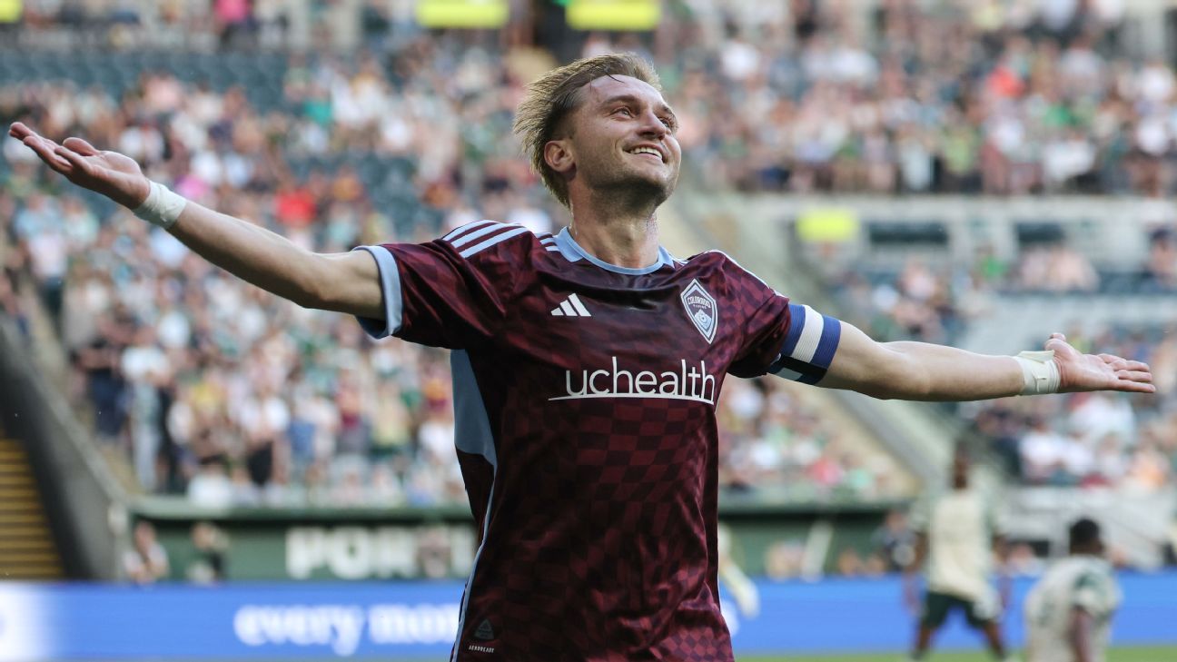 美国国家队球员米哈伊洛维奇从科罗拉多队转会至多伦多队，完成了一笔重大交易。