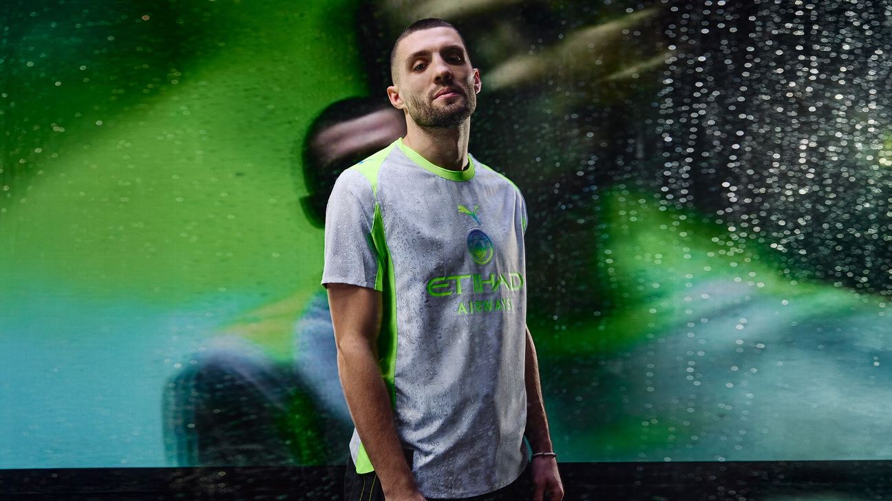 曼城新款“雨中浸透”的第三套球衣彻底失败了。