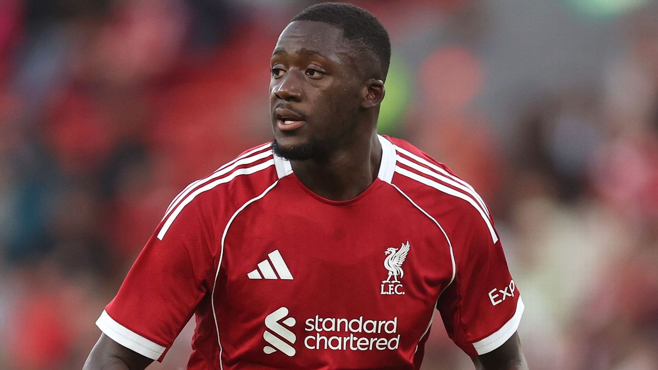 转会传闻，新闻：皇家马德里有意在最后时刻引进利物浦的科纳特。