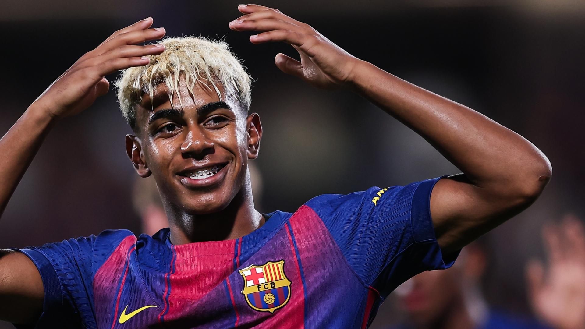 巴塞罗那的莱万多夫斯基鼓励亚马尔“找到平衡”。