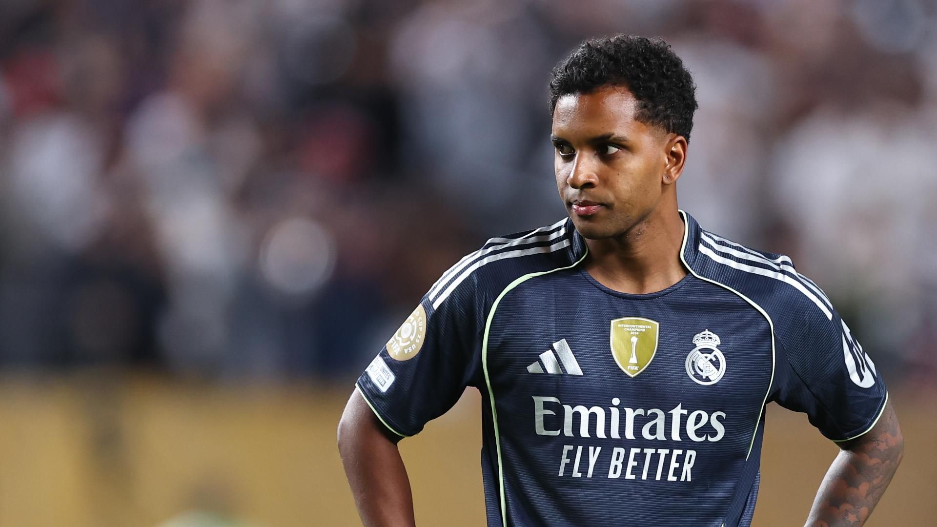 皇家马德里的阿隆索淡化罗德里戈被替补传闻，同时回应英超传闻。