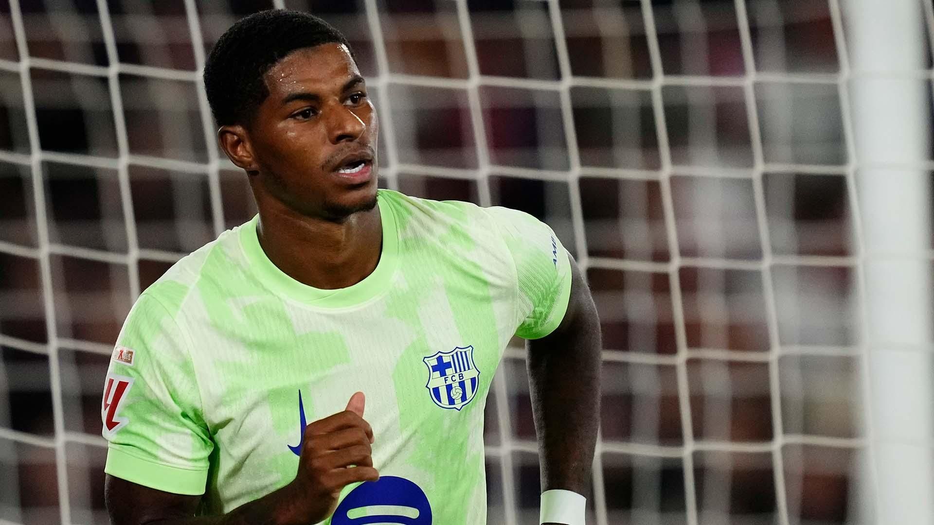 拉什福德的首次完整亮相提前结束，弗利克的调整助巴萨取胜。