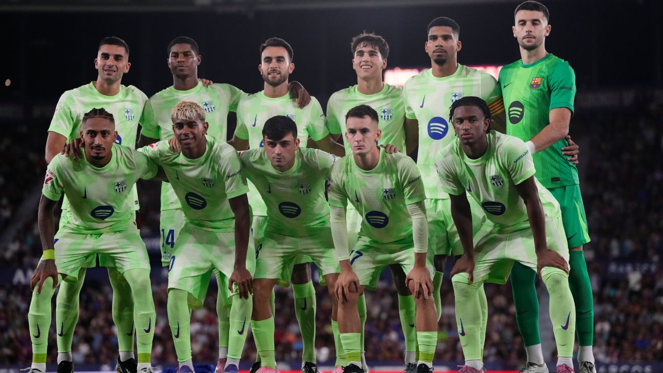 为什么巴塞罗那本赛季仍在穿着上赛季的球衣比赛？