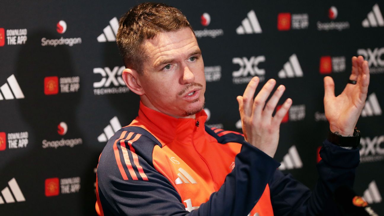 斯金纳确认曼联有多名球员受伤，球队的锋线引援工作仍在继续。