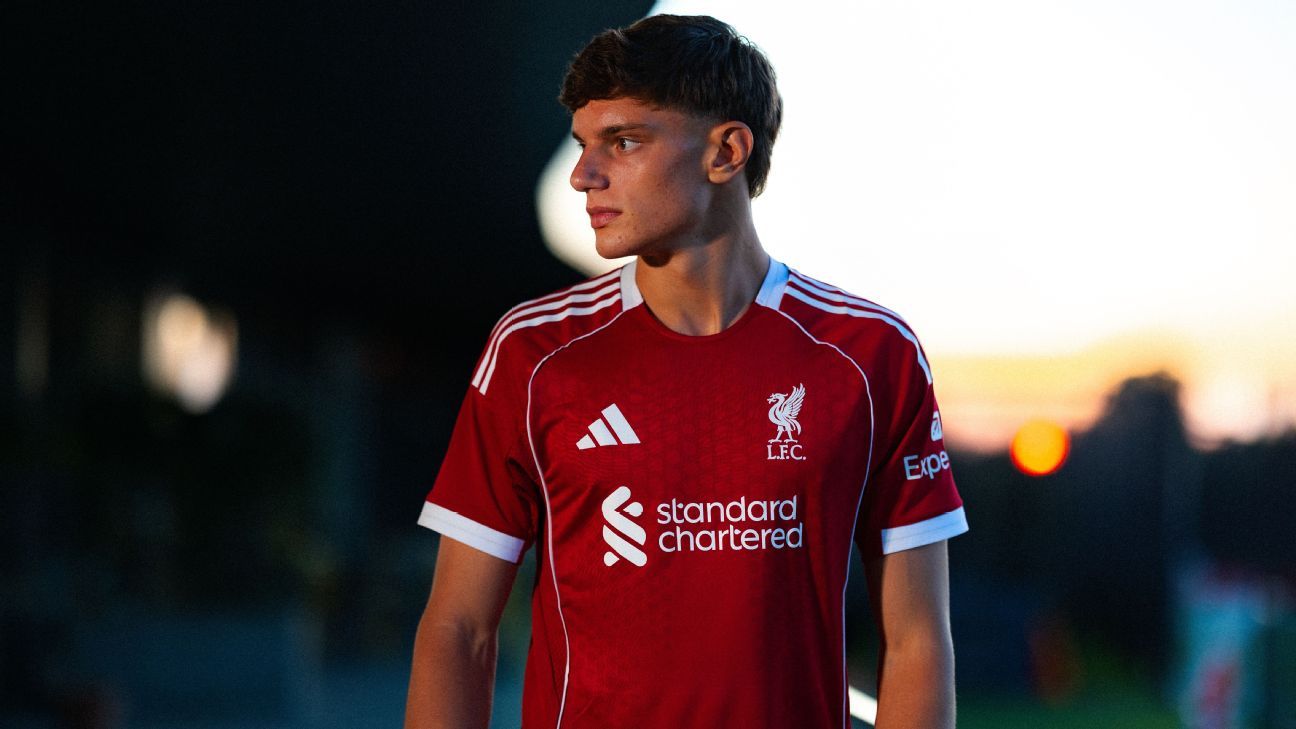 利物浦18岁小将乔瓦尼·莱奥尼首次入选意大利国家队。