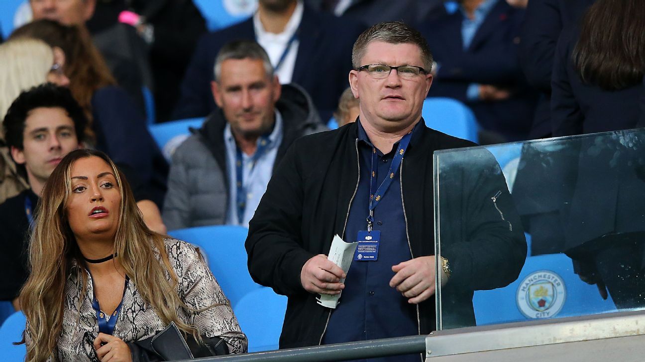 曼城超级球迷哈顿将在曼彻斯特德比前被铭记