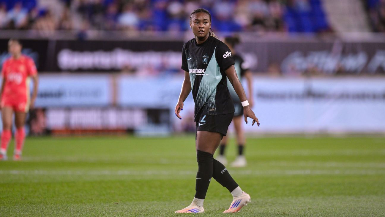 新援杰登·肖在哥谭主场首秀中表现抢眼，大放异彩。