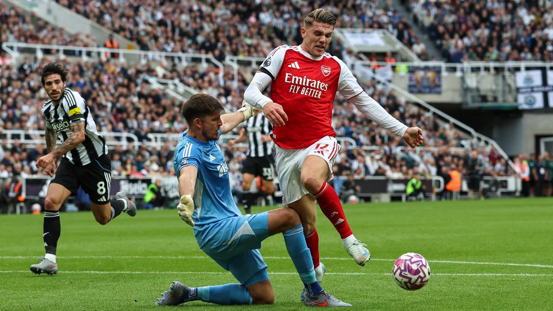 裁判主管霍华德·韦伯支持阿森纳对阵纽卡斯尔时的点球判罚。