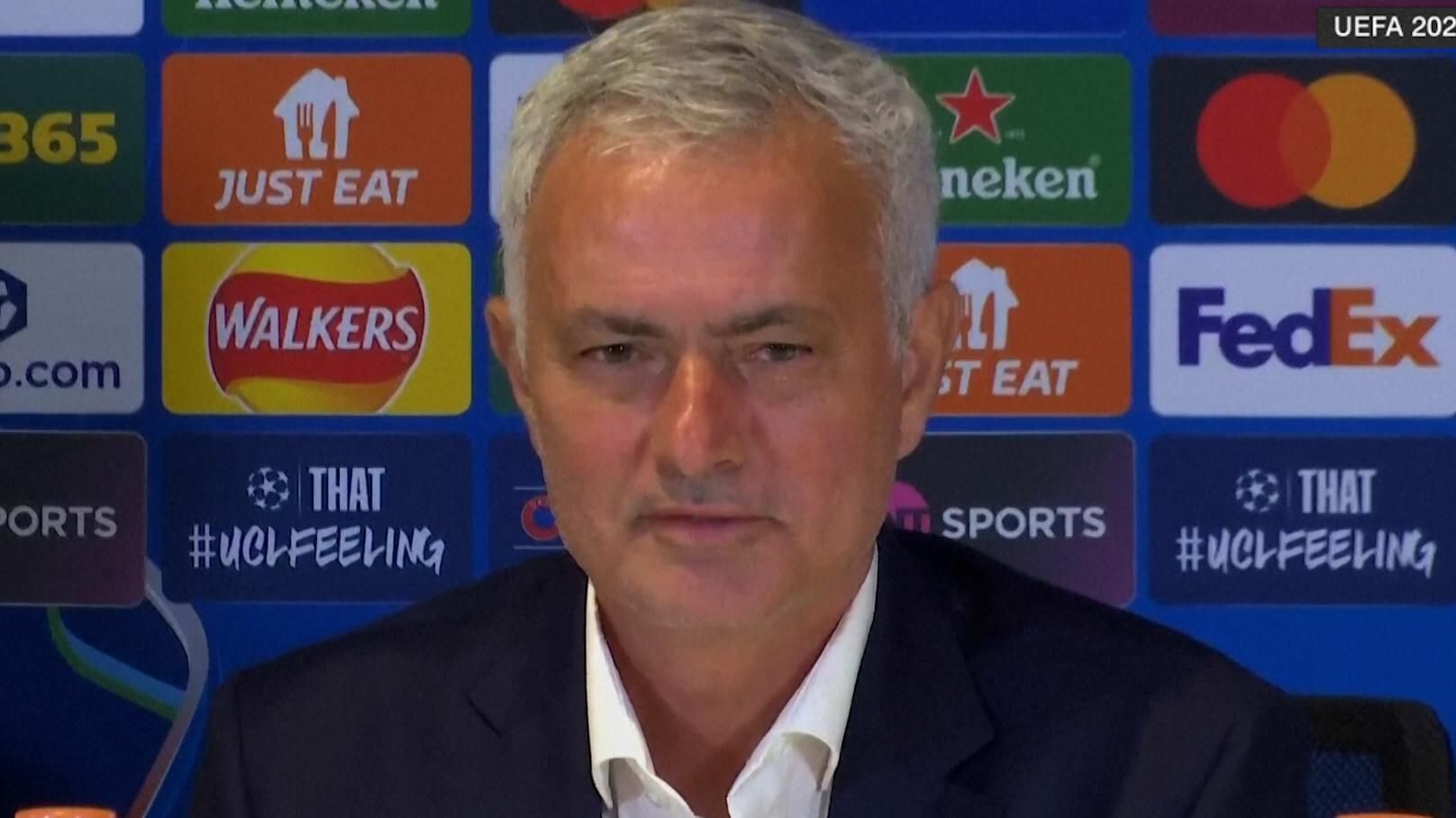 尽管输球，何塞·穆里尼奥仍获切尔西球迷英雄般的欢迎。