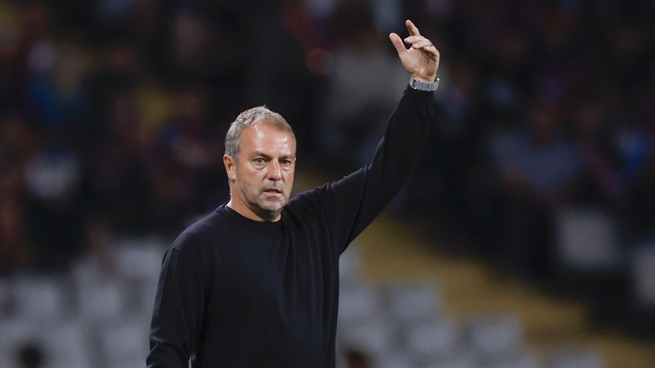 弗里克承认，尽管欧冠失利，巴萨仍落后于巴黎圣日耳曼。