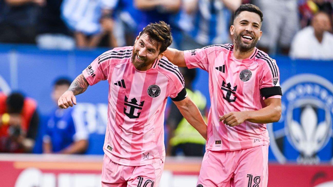 莱昂内尔·梅西、内马尔向即将退役的乔迪·阿尔巴致敬