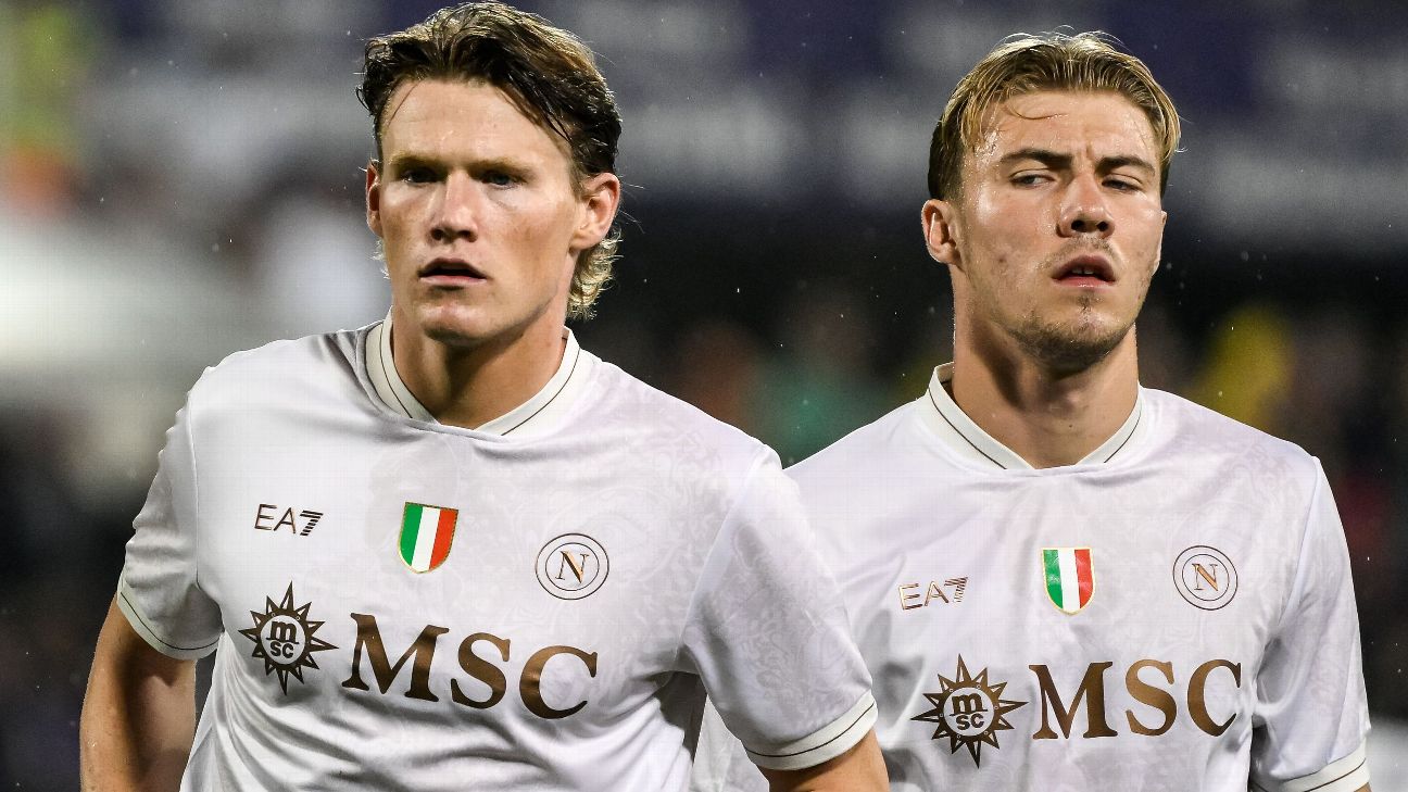 那不勒斯和皇家马德里的“鬼魅”球星们盛装亮相万圣节，霍伊伦则穿上了一双白袜子。