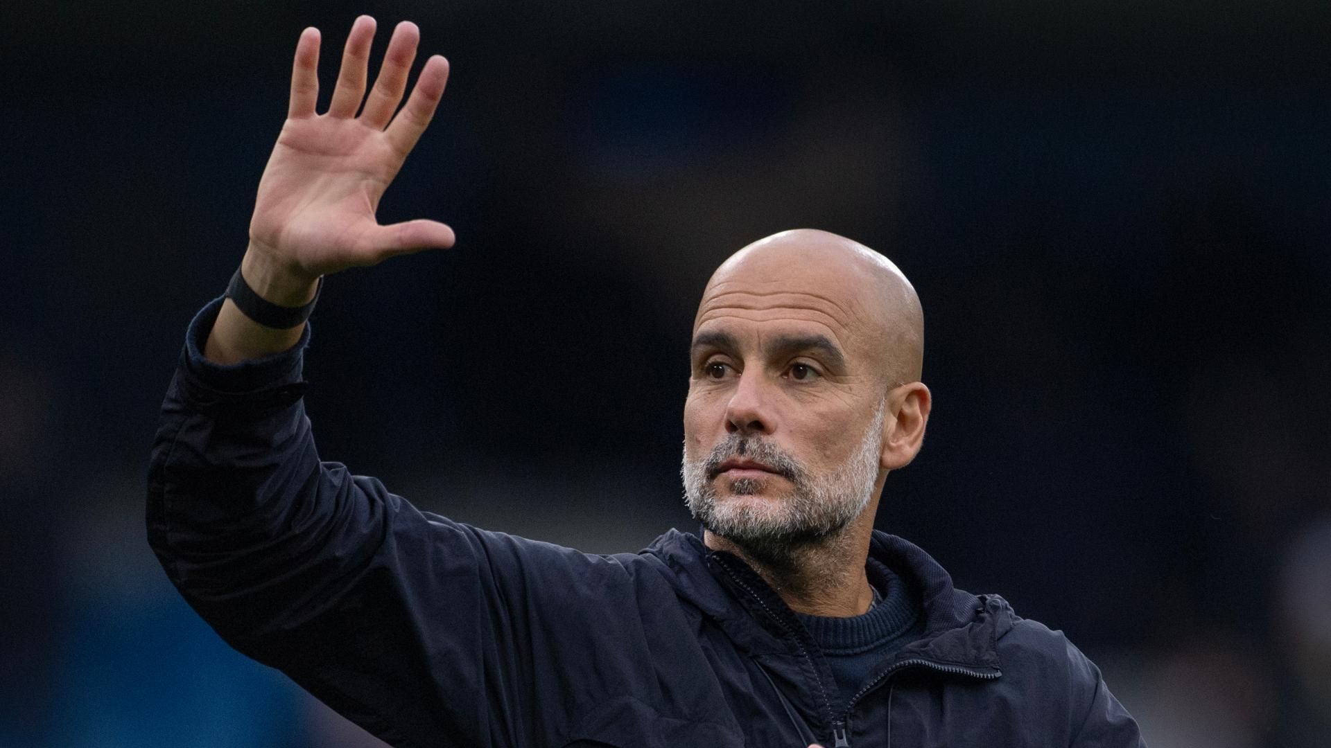 曼城的哈兰德化身“小丑”，吓坏当地居民过万圣节