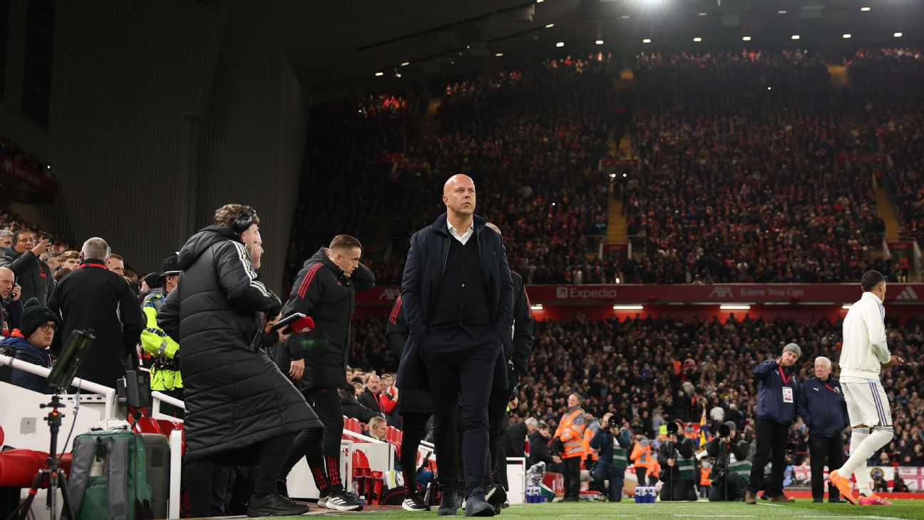 喧闹的安菲尔德球迷助威，利物浦重拾状态