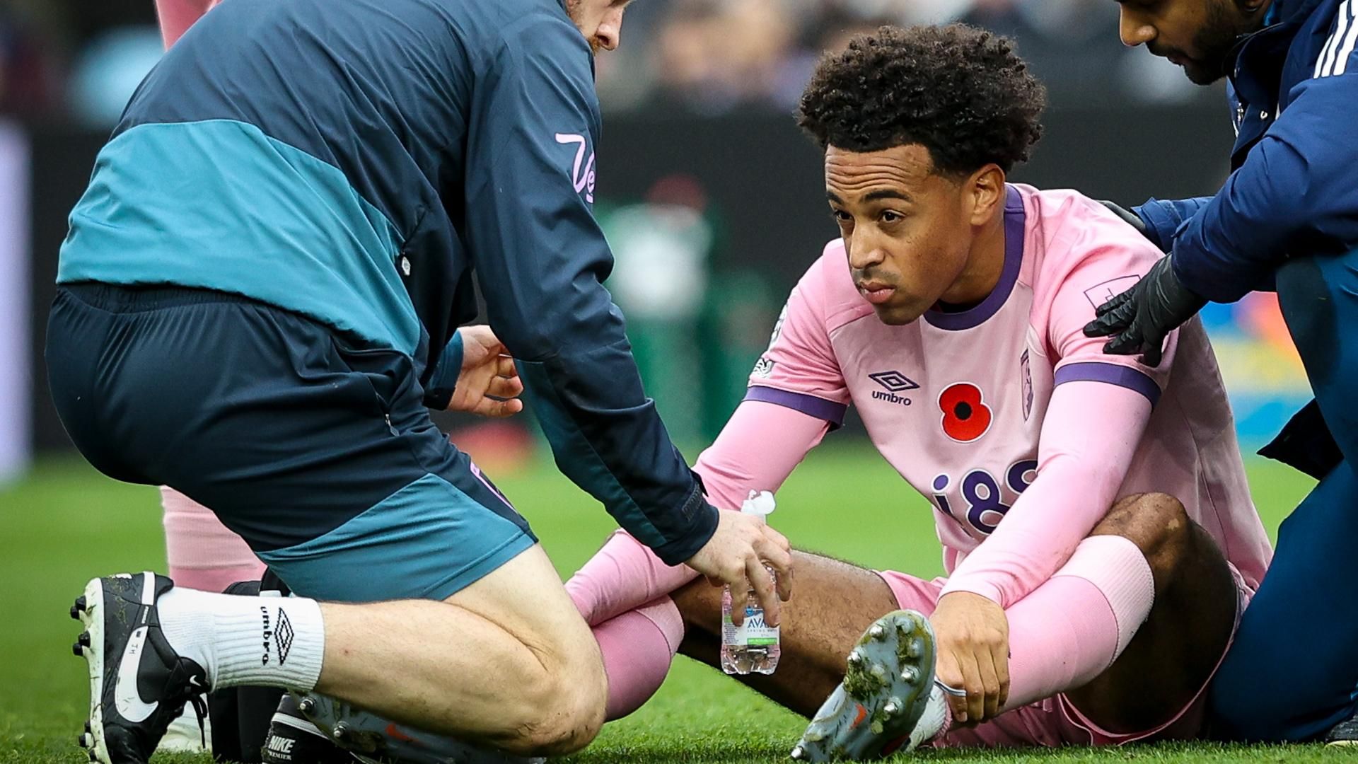 美国男足如何应对时差：飞行套装、营养补充剂、睡眠眼罩