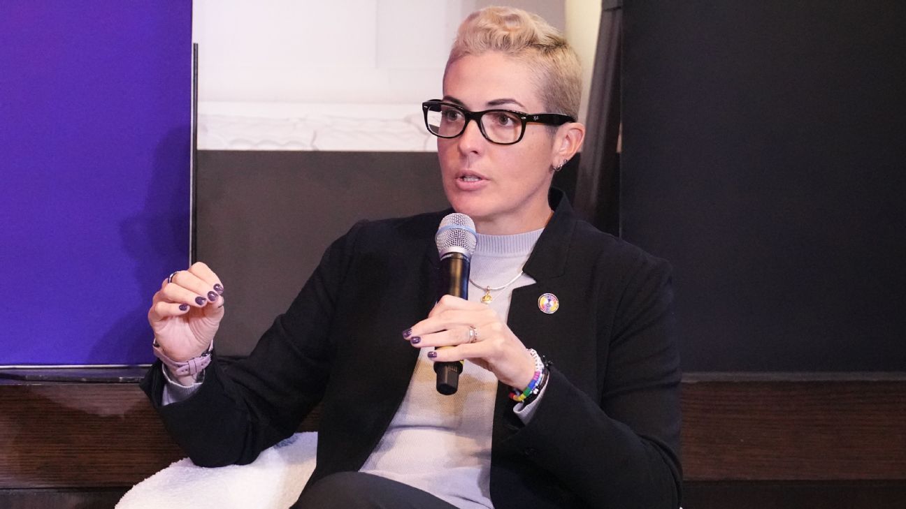 奥兰多荣耀体育总监海莉·卡特卸任