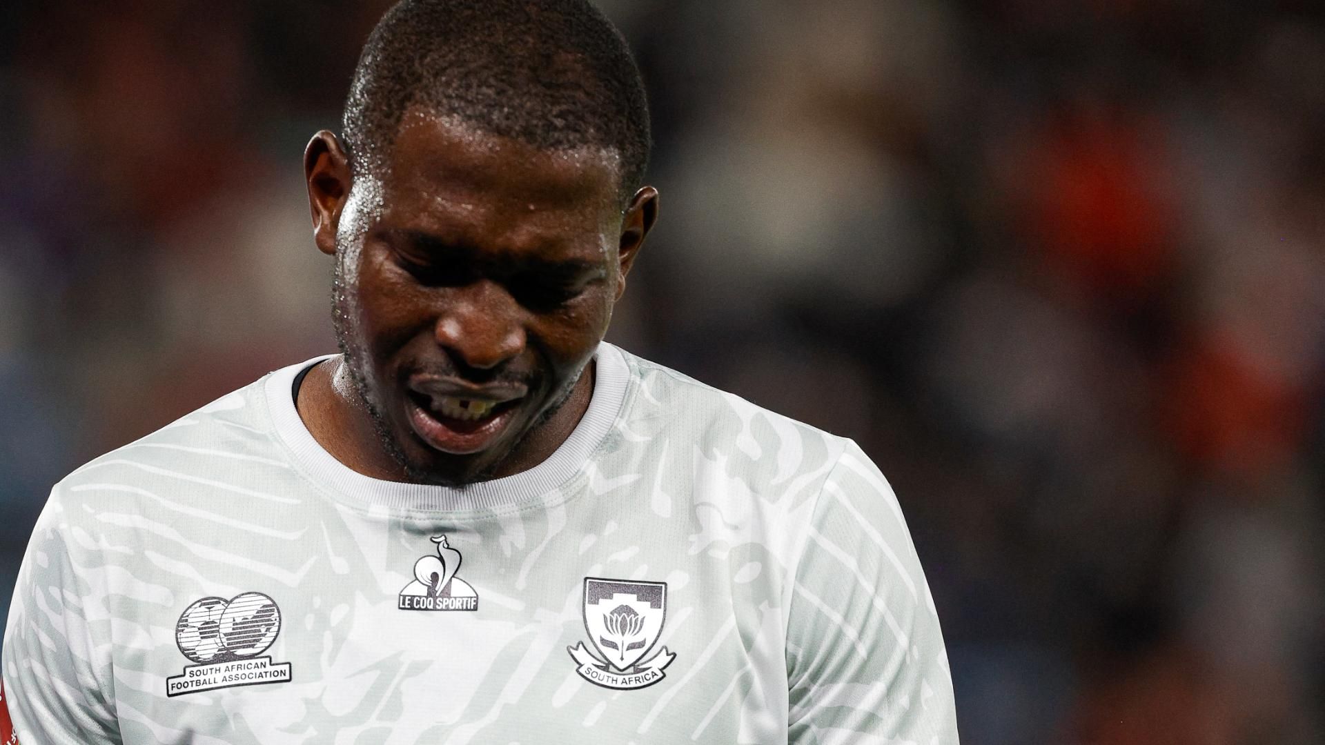 维克托·奥西姆亨、阿德莫拉·卢克曼与尼日利亚轻松击败莫桑比克，晋级非洲杯四分之一决赛。