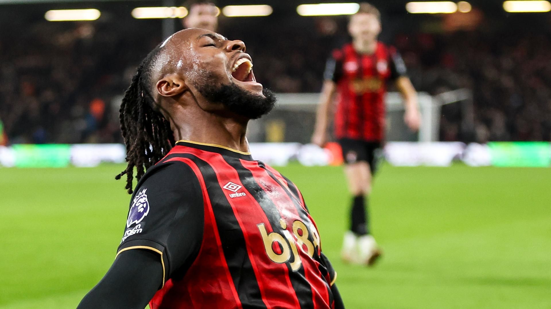 据消息人士透露，托特纳姆为桑托斯后卫索萨开出了1500万欧元的报价。