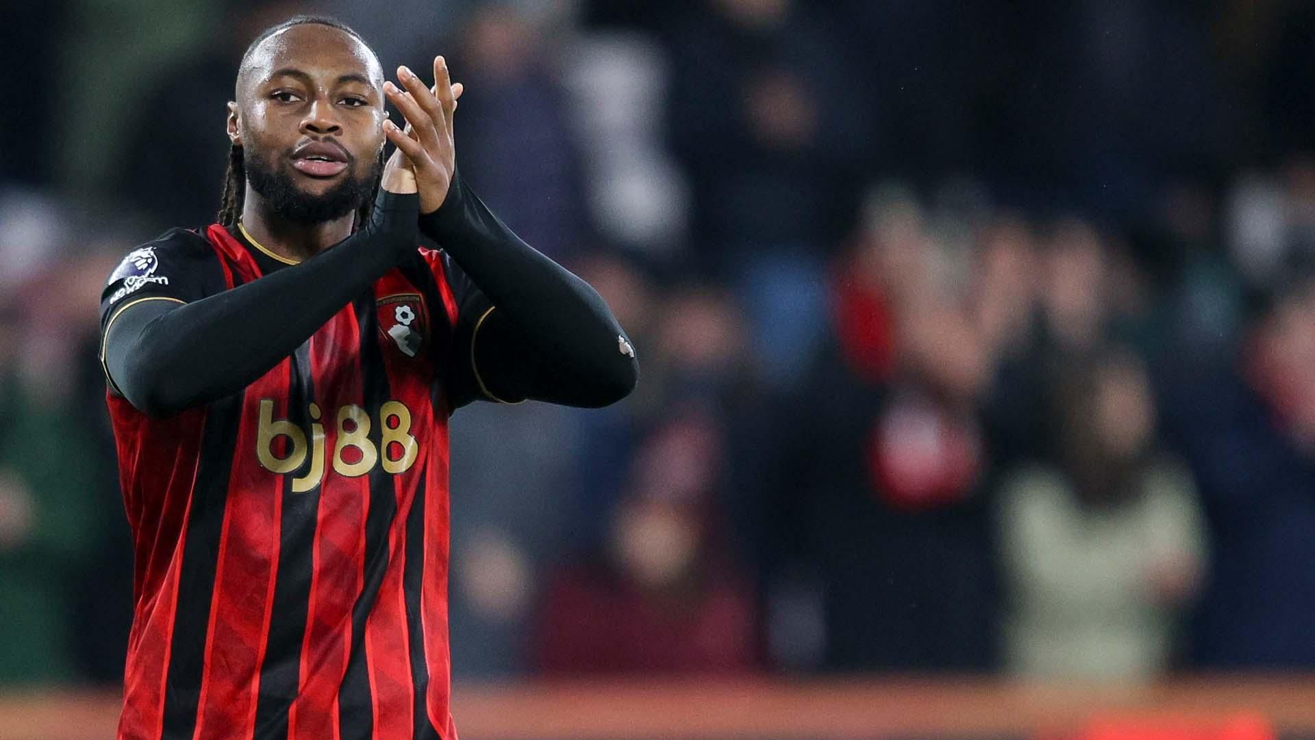 曼城以6400万英镑的转会费从伯恩茅斯签下安托万·塞梅尼奥。