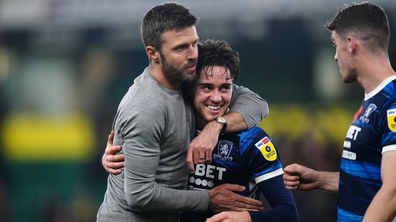 转会传闻与新闻：曼联关注哈克尼和穆里略，马奎尔将离队？