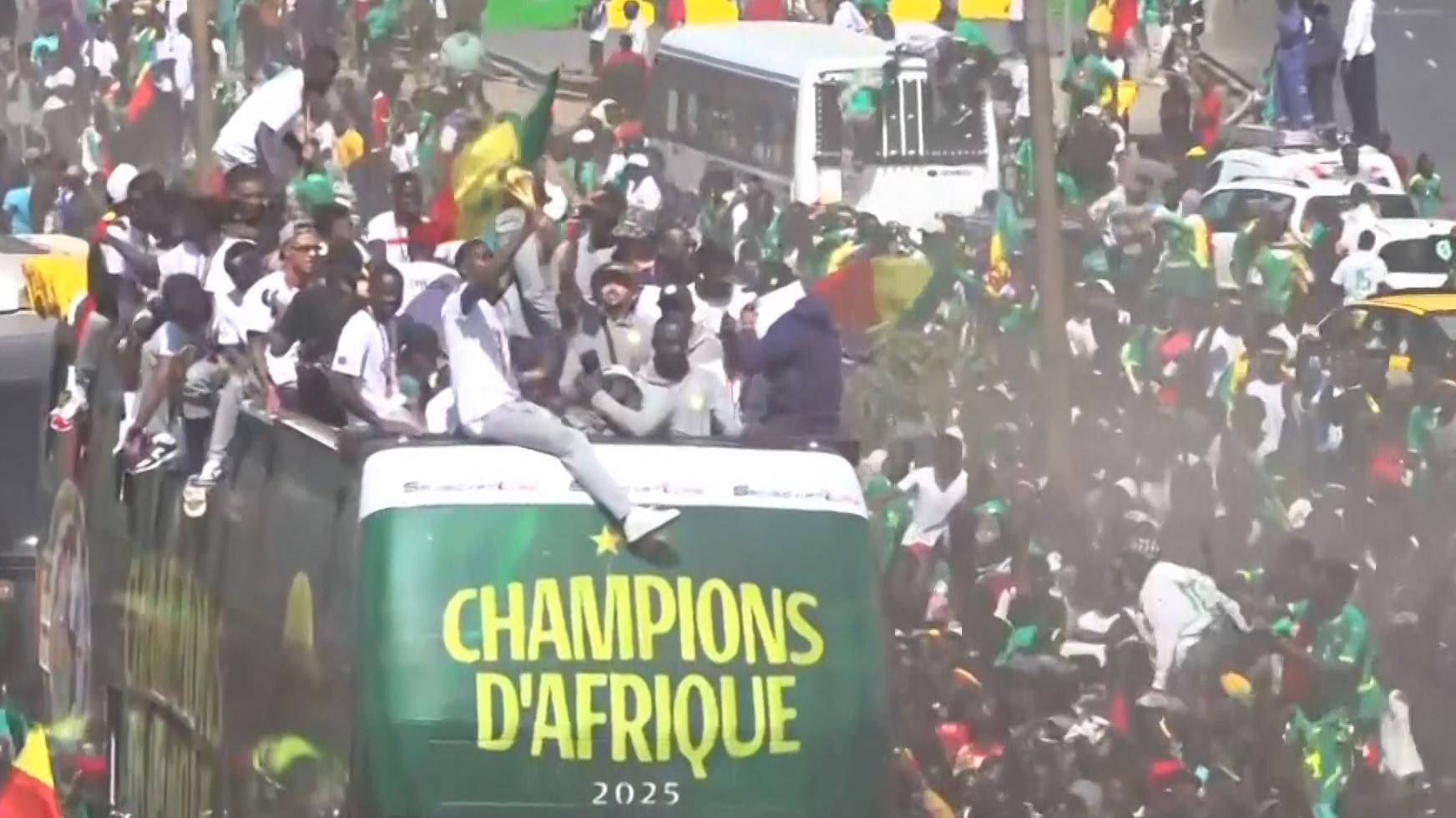 塞内加尔球员因赢得非洲杯而获总统赠送土地。