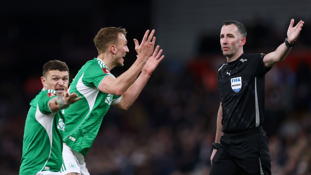 韦恩·鲁尼：足总杯裁判失误表明过度依赖VAR