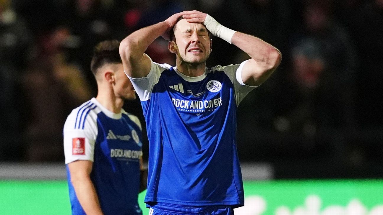 麦克尔斯菲尔德足球俱乐部的杯赛奇迹以一记乌龙球告终，但他们的传奇已牢不可破。