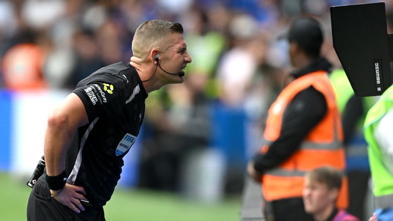 足球规则变更：2026年世界杯将启用更多VAR功能，并增加倒计时提示。