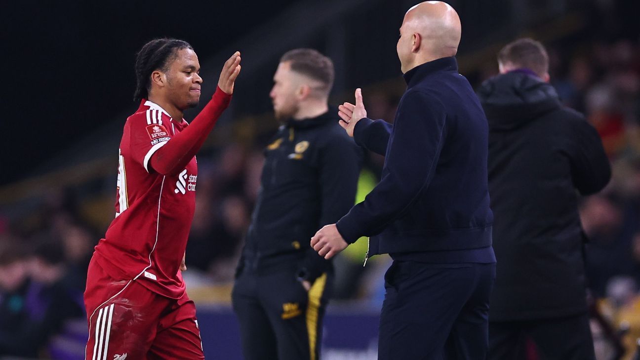 阿恩·斯洛特盛赞“特别”的里奥·恩古莫哈，利物浦击败狼队。