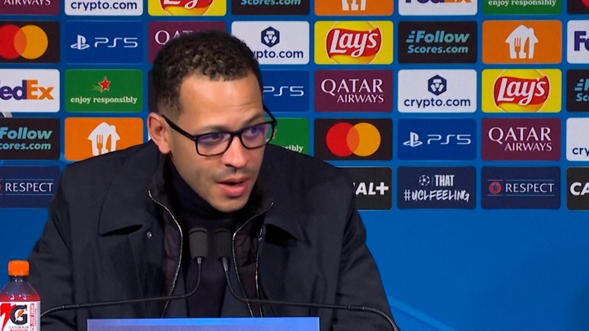 切尔西球员佩德罗·内托因推搡巴黎圣日耳曼的球童而被欧足联指控。