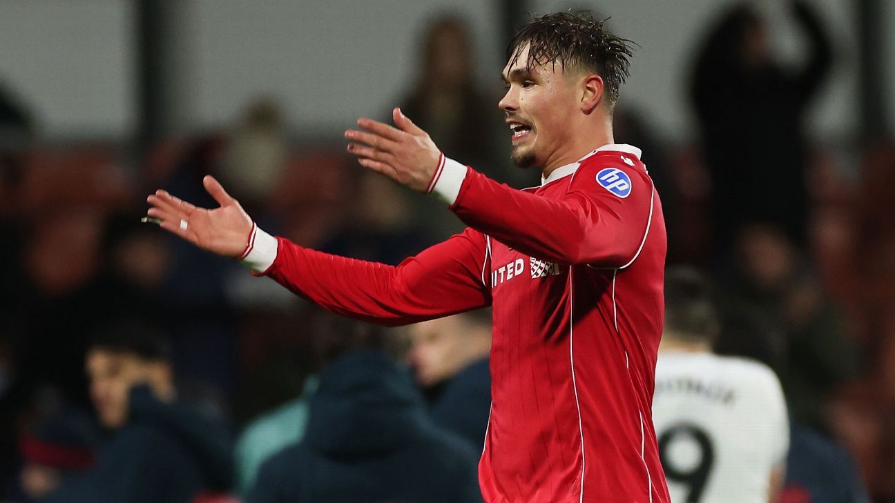 雷克瑟姆在“规模宏大”的威尔士德比中展现“真正精神”并大胜对手