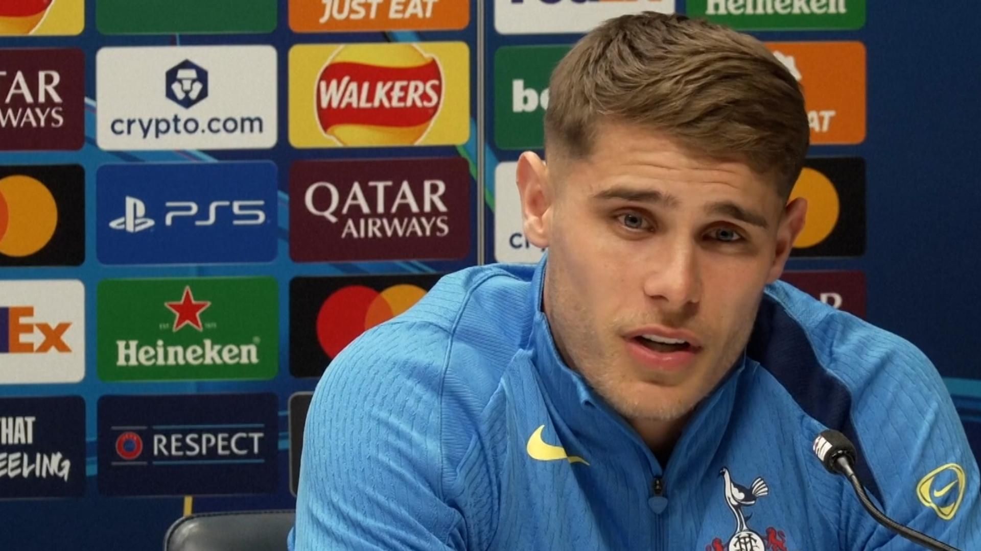 米基·范德文驳斥了有关热刺球员缺乏投入的指控。