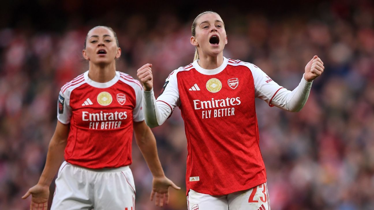 阿莱西娅·鲁索上演帽子戏法，阿森纳大胜托特纳姆热刺。