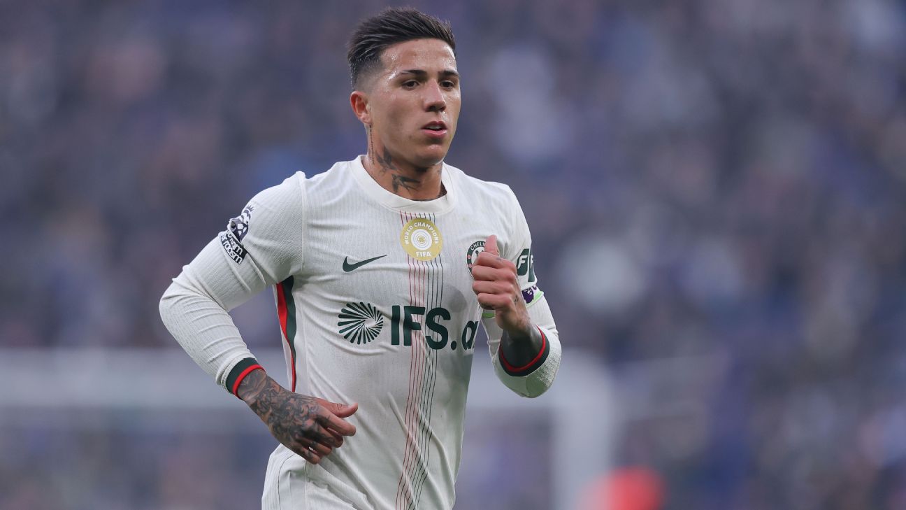 转会传闻与新闻：若皇马求购罗德里失败，他们将目光转向费尔南德斯。