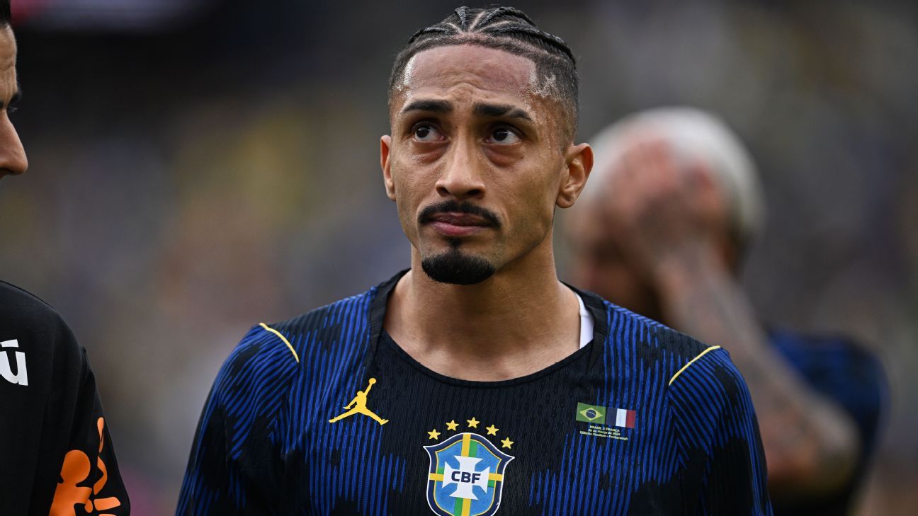 巴塞罗那主帅弗利克在拉菲尼亚受伤后敦促拉什福德挺身而出。